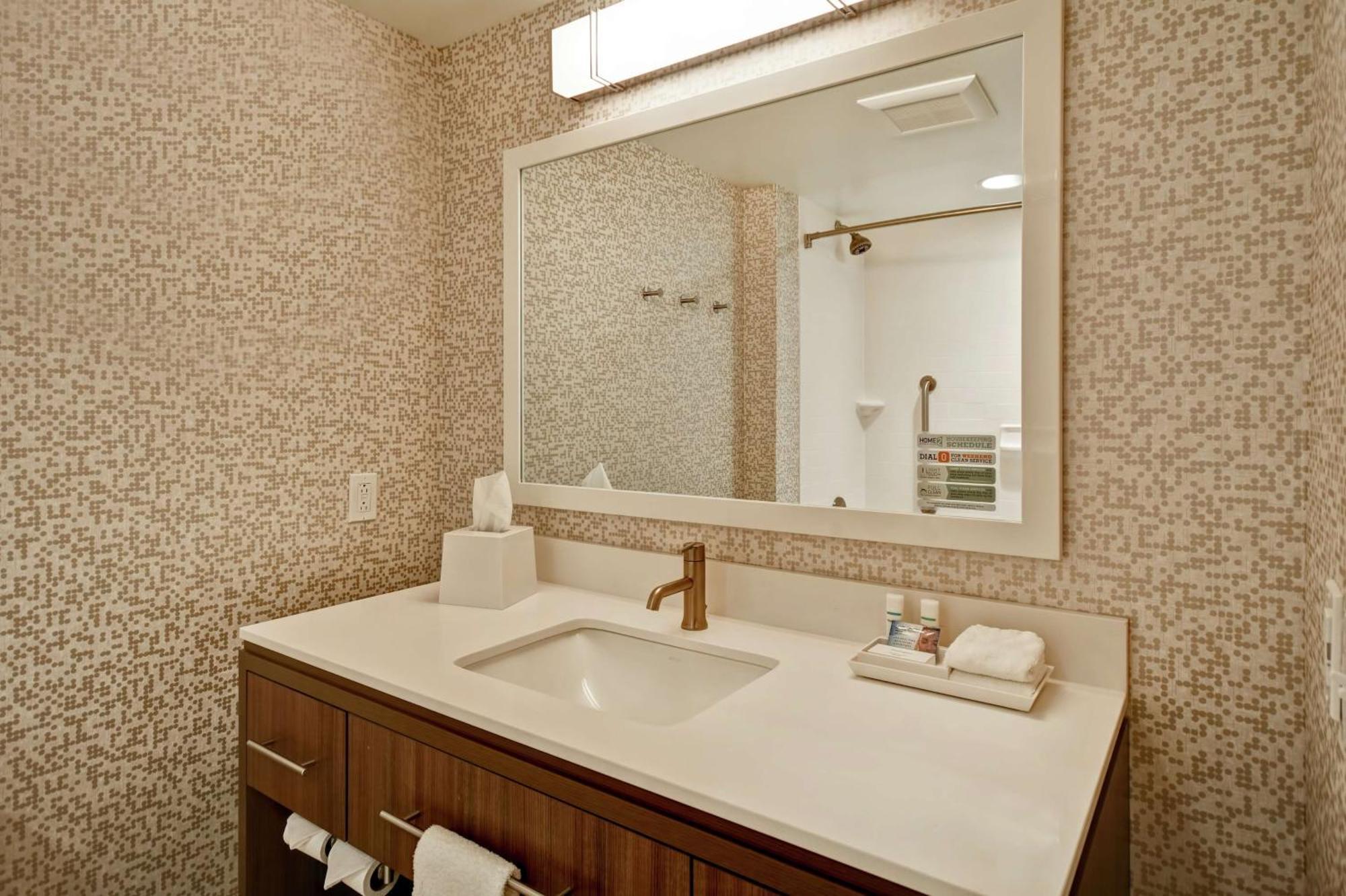 Home2 Suites By Hilton Тер От Екстериор снимка